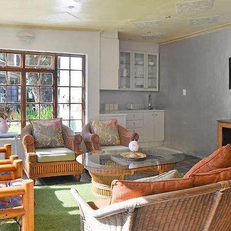 Mawethu Peaceful Garden With Covered Pool And Braai Area เคปทาวน์ ภายนอก รูปภาพ