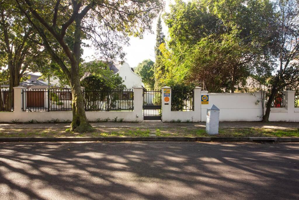 Mawethu Peaceful Garden With Covered Pool And Braai Area เคปทาวน์ ภายนอก รูปภาพ